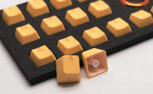 Görseli Galeri görüntüleyiciye yükleyin, Tai-Hao Rubber Gaming Aydınlatmalı Keycaps Set - 18 Keys Rubberized DoubleShot Key Caps (Neon Orange)
